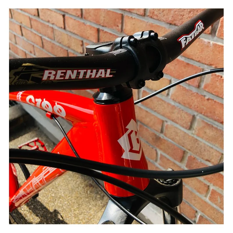 Custom Collective X Bikelife C100 Rouge Vermillon 2022 4 Custom Collective X Bikelife C100 Rouge Vermillon 2022 – Image 2