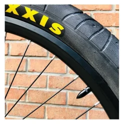 Custom Collective X Bikelife C100 Gris Béton 2022 25 Custom Collective X Bikelife C100 Gris Béton 2022 -France Accessoires Vélo Soldes Boutique custom collective x bikelife c100 gris beton 2022 3