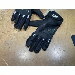 Gants BIKELIFE 'Trick List' Kids Noirs -France Accessoires Vélo Soldes Boutique gants bikelife tricklist kids noirs 9