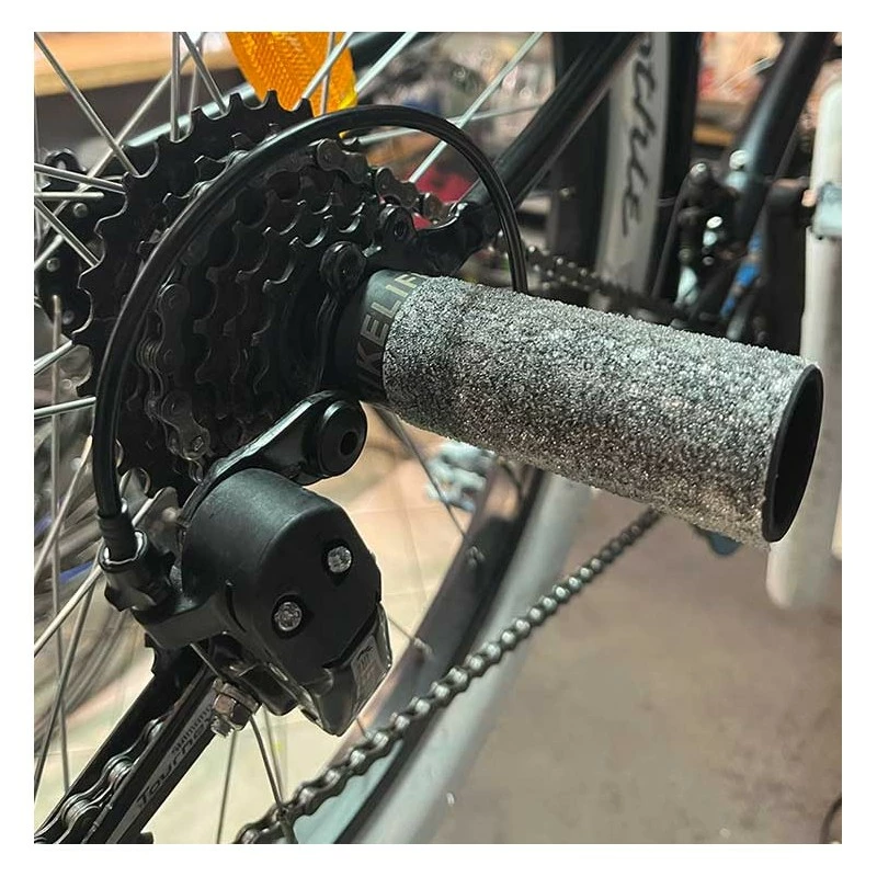 Pack PEGS BIKELIFE Noirs + Grips BIKELIFE Phosphorescent 8 Pack PEGS BIKELIFE Noirs + Grips BIKELIFE Phosphorescent – Image 6