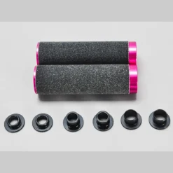 MAFIA BIKES Paire De Wheelie Pegs Mafia Bike Aluminium Avec Grip Noirs -France Accessoires Vélo Soldes Boutique paire de wheelie pegs mafia bike aluminium avec grip noirs 2