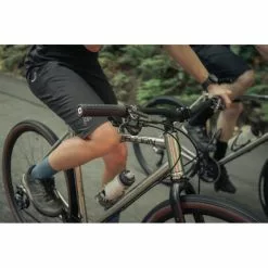 Poignées ODI X BJÖRN V2.1 Lock-on 135mm Noires -France Accessoires Vélo Soldes Boutique poignees odi x bjoern v21 lock on 135mm noires 3