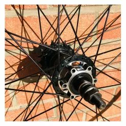 Roue Arrière Custom Bikelife X Collective 29 Pouces à Disk Noire - Wheeling Bike -France Accessoires Vélo Soldes Boutique roue arriere custom bikelife x collective 29 pouces a disk noire wheeling bike 5