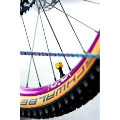 MILES WIDE IND. Valves Tubeless Schrader Miles Wide Industries Or -France Accessoires Vélo Soldes Boutique valves tubeless schrader miles wide industries or 3